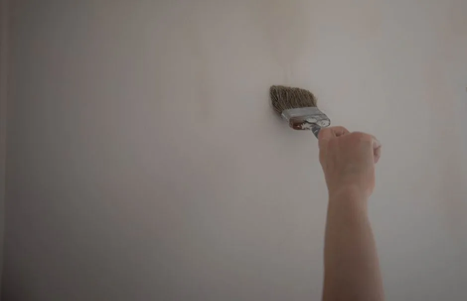 Jak Ładnie Malować Farbami? 10 Sprawdzonych Trików dla Początkujących