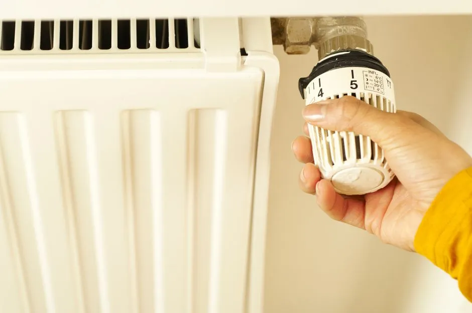 Jak obniżyć rachunki za prąd i gaz o 30%? Sprawdzone triki na oszczędność energii w domu