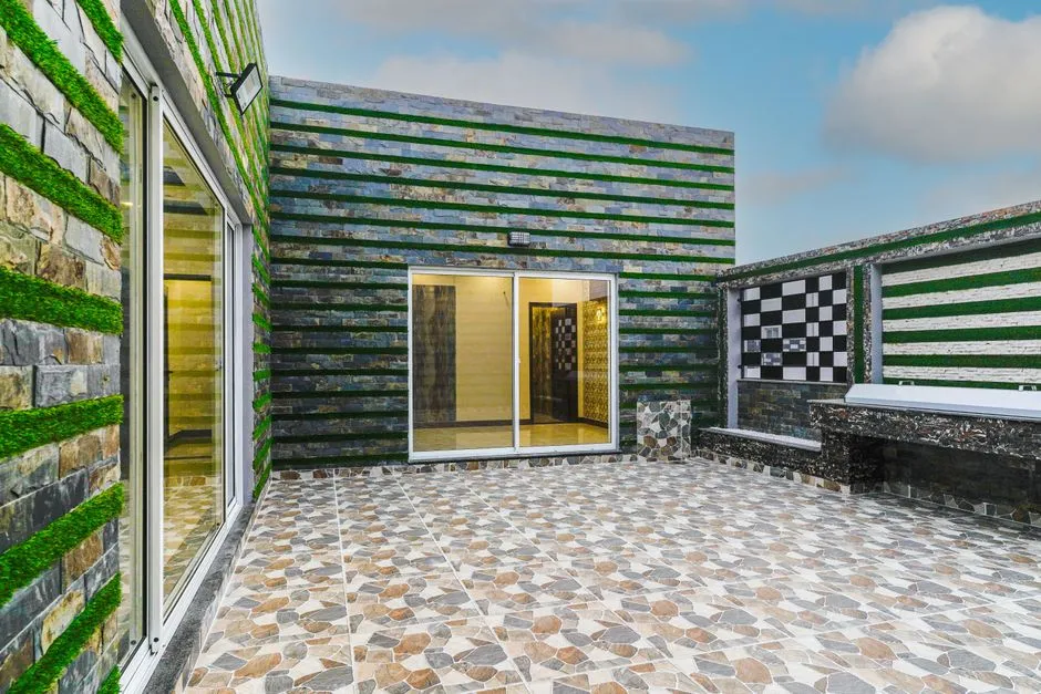 Uniknij kosztownego błędu: 5 kryteriów wyboru płytek tarasowych